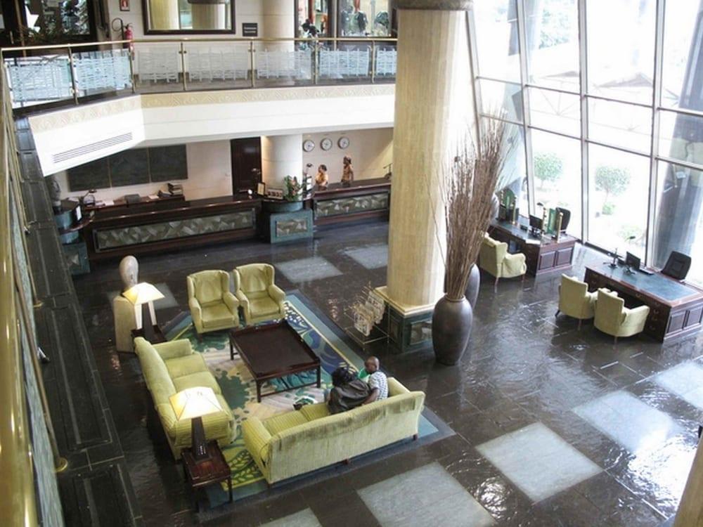 Hotel Alvalade Луанда Інтер'єр фото