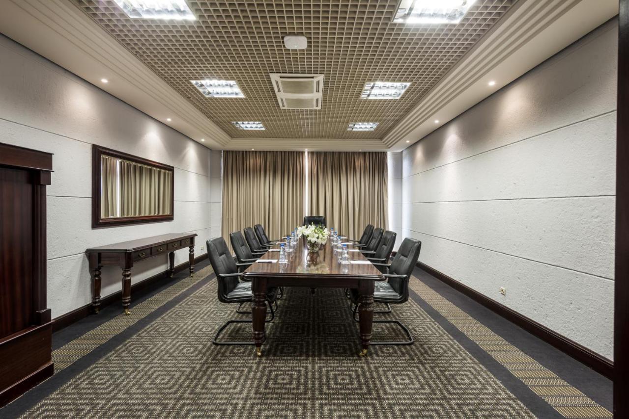 Hotel Alvalade Луанда Екстер'єр фото